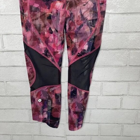 Lululemon Pink On Pace Crop 21" - Picture 9 of 13